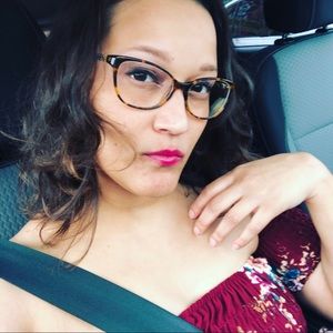 Meet your Posher, Leigh